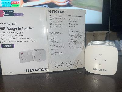 NETGEAR AC1200 WiFi Range Extender