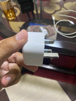 شاحن USB-C أبيض