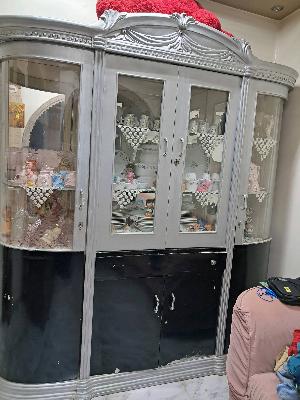 خزانة عرض زجاجية فضية