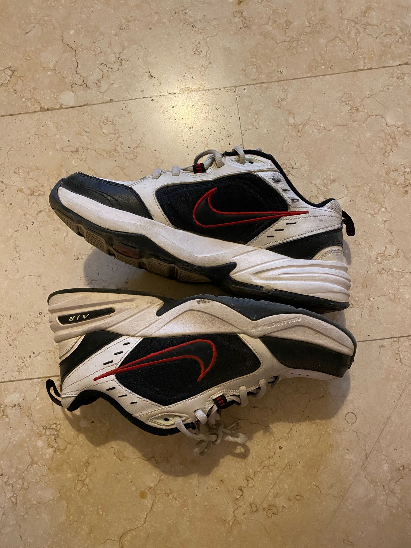 Nike Air Monarch