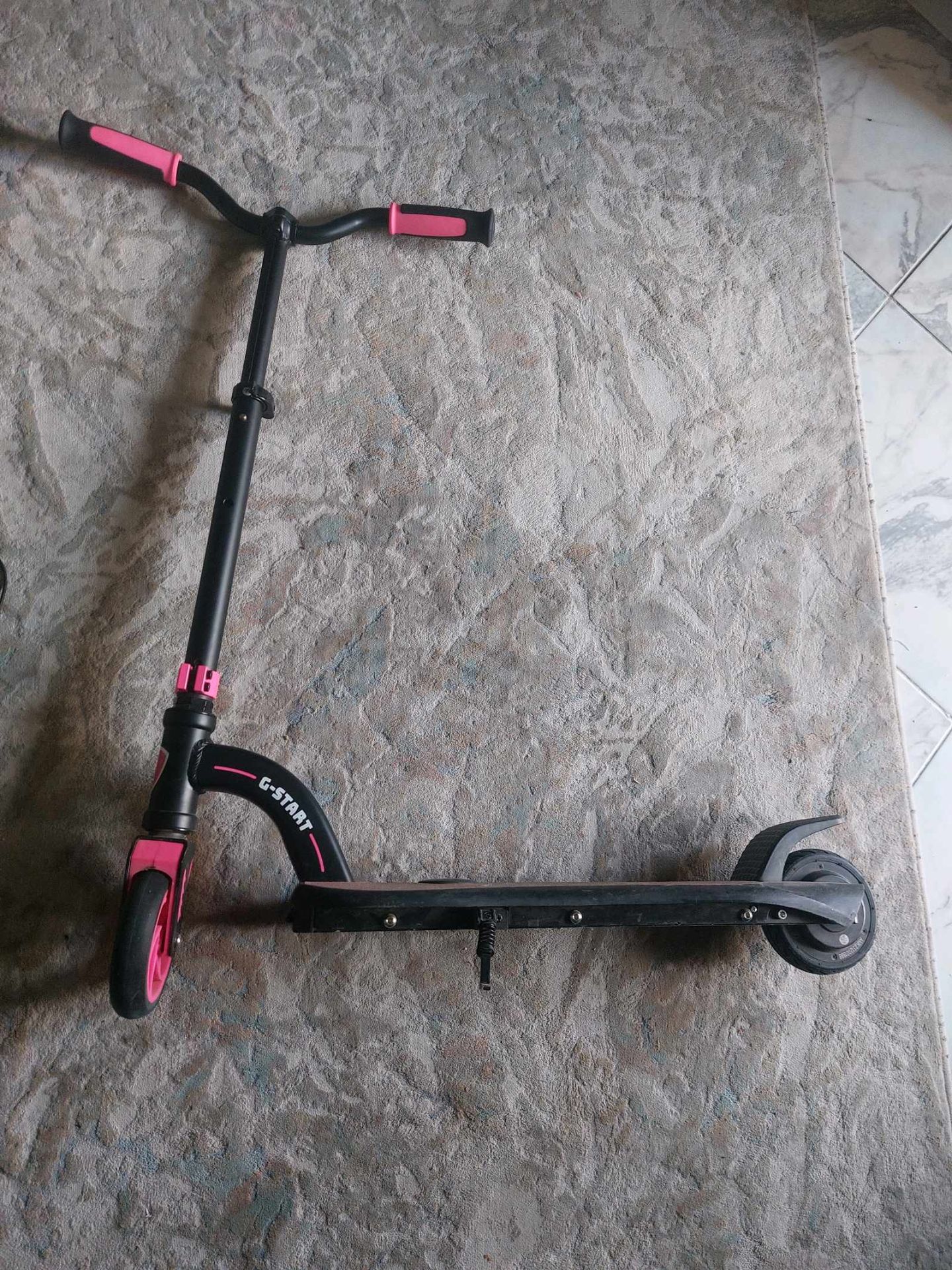 G-Star Kick Scooter Pink Black