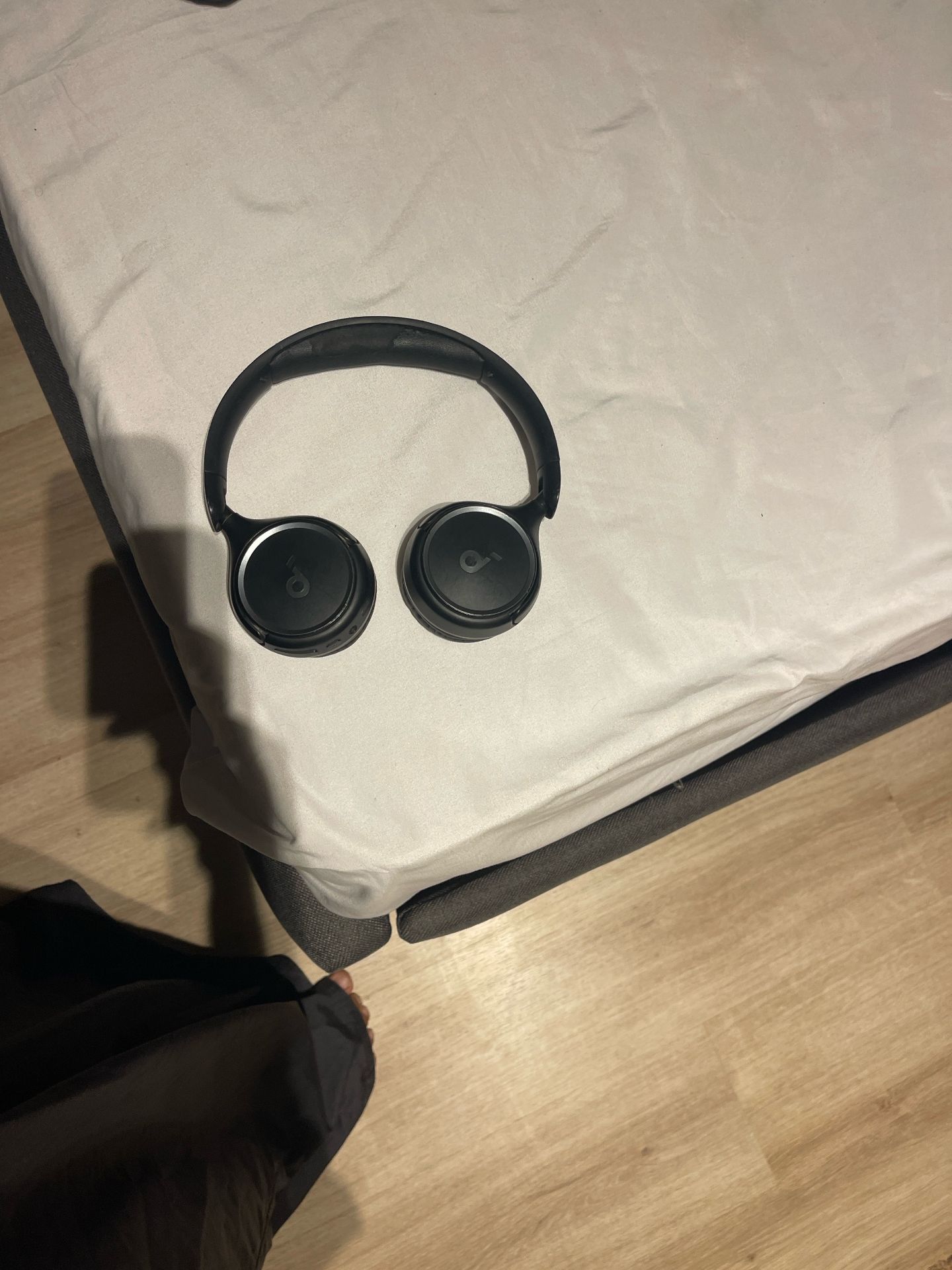 Black Wireless Headphones