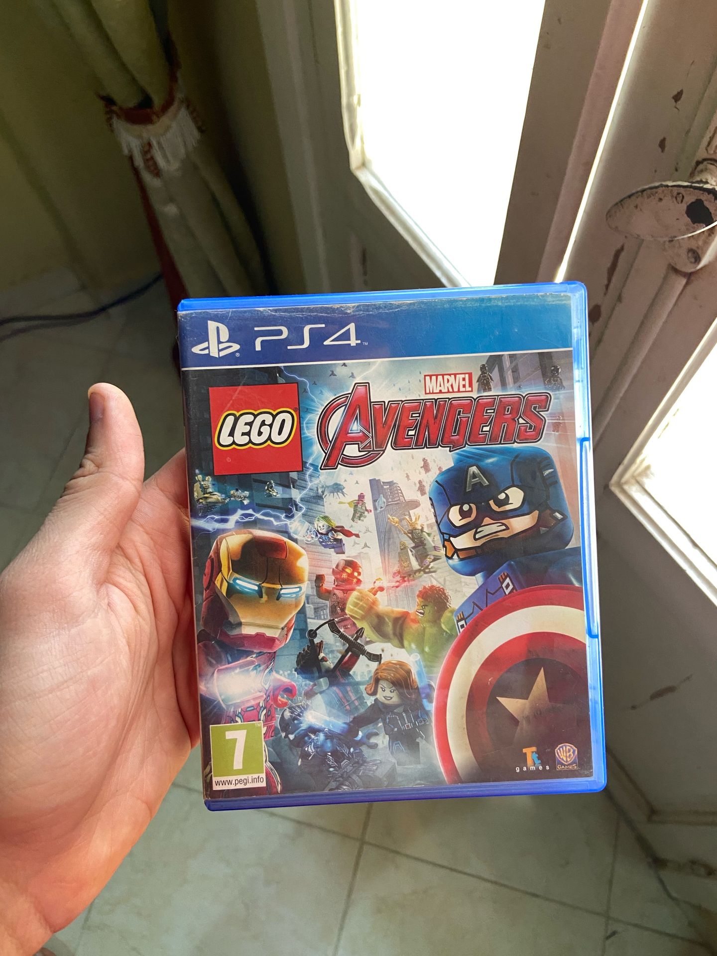 اسطوانه lego avengers