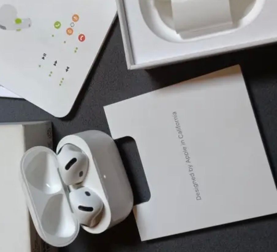 AirPods 4