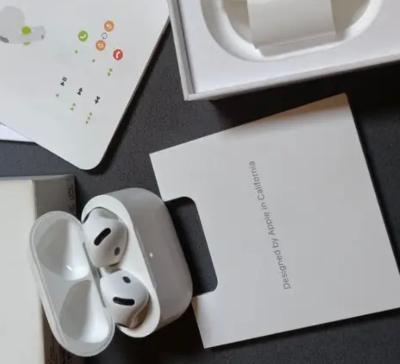 AirPods 4