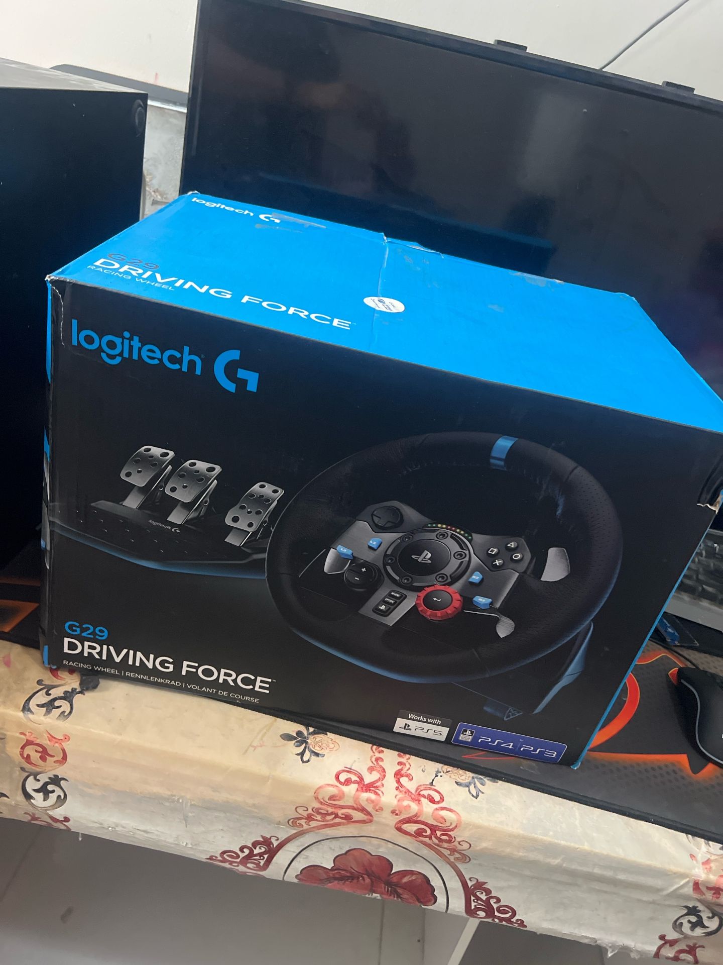 Logitech G29 Driving Force Racing Wheel