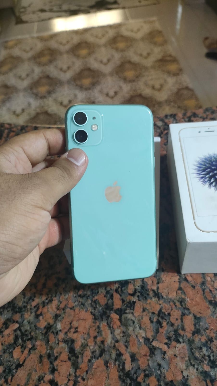 iPhone 11 أزرق