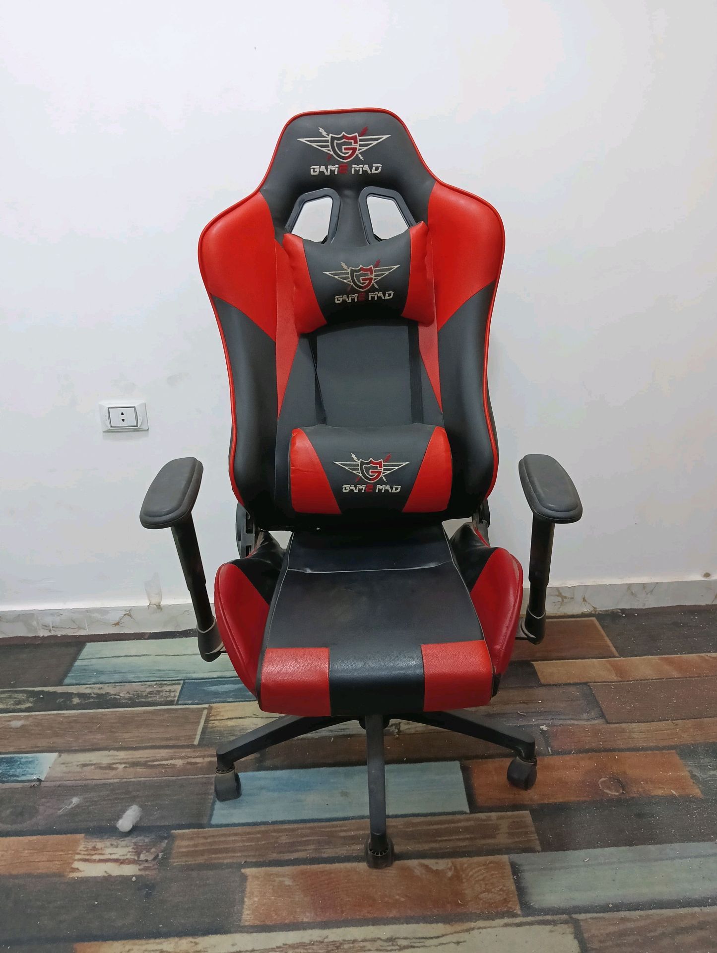 كرسي Gaming للبيع بحالة ممتازة