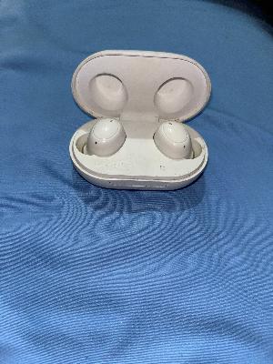 White oppo enco buds