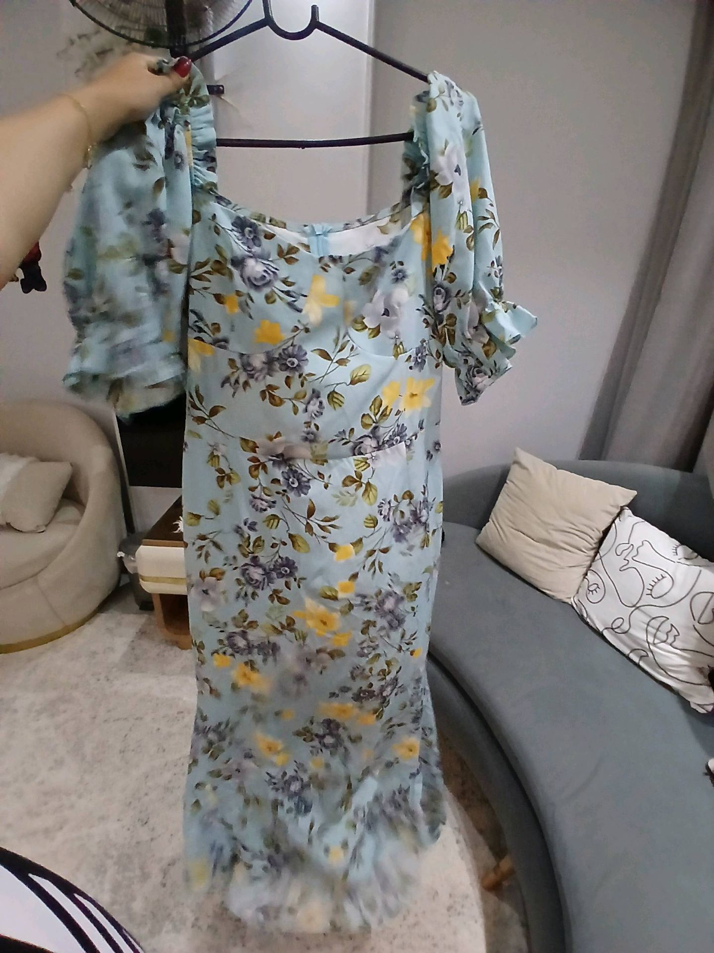 فستان أزهار أزرق فاتح