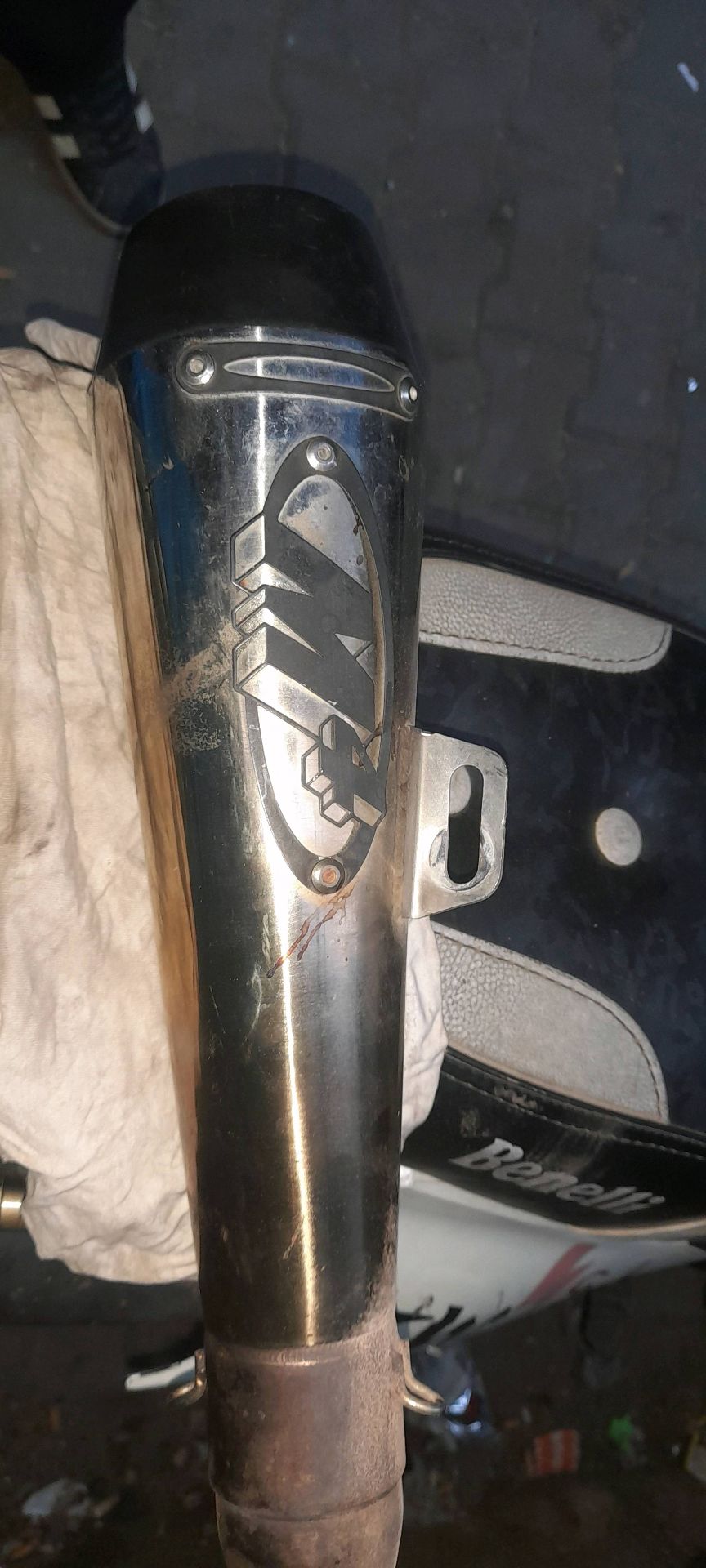 exhaust M4