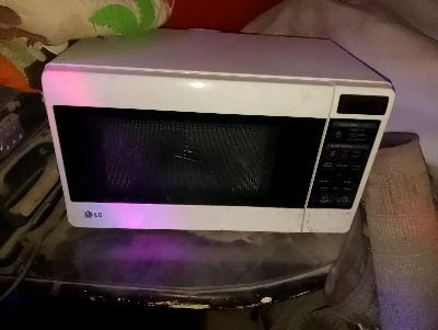 LG Microwave Oven