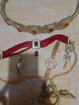 مجموعة مجوهرات ذهبية فاخرة