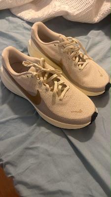 Nike Sneakers Cream US 11.5