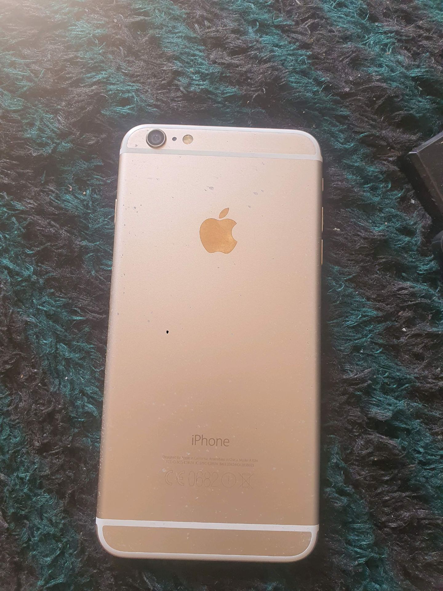 iPhone 6 ذهبي