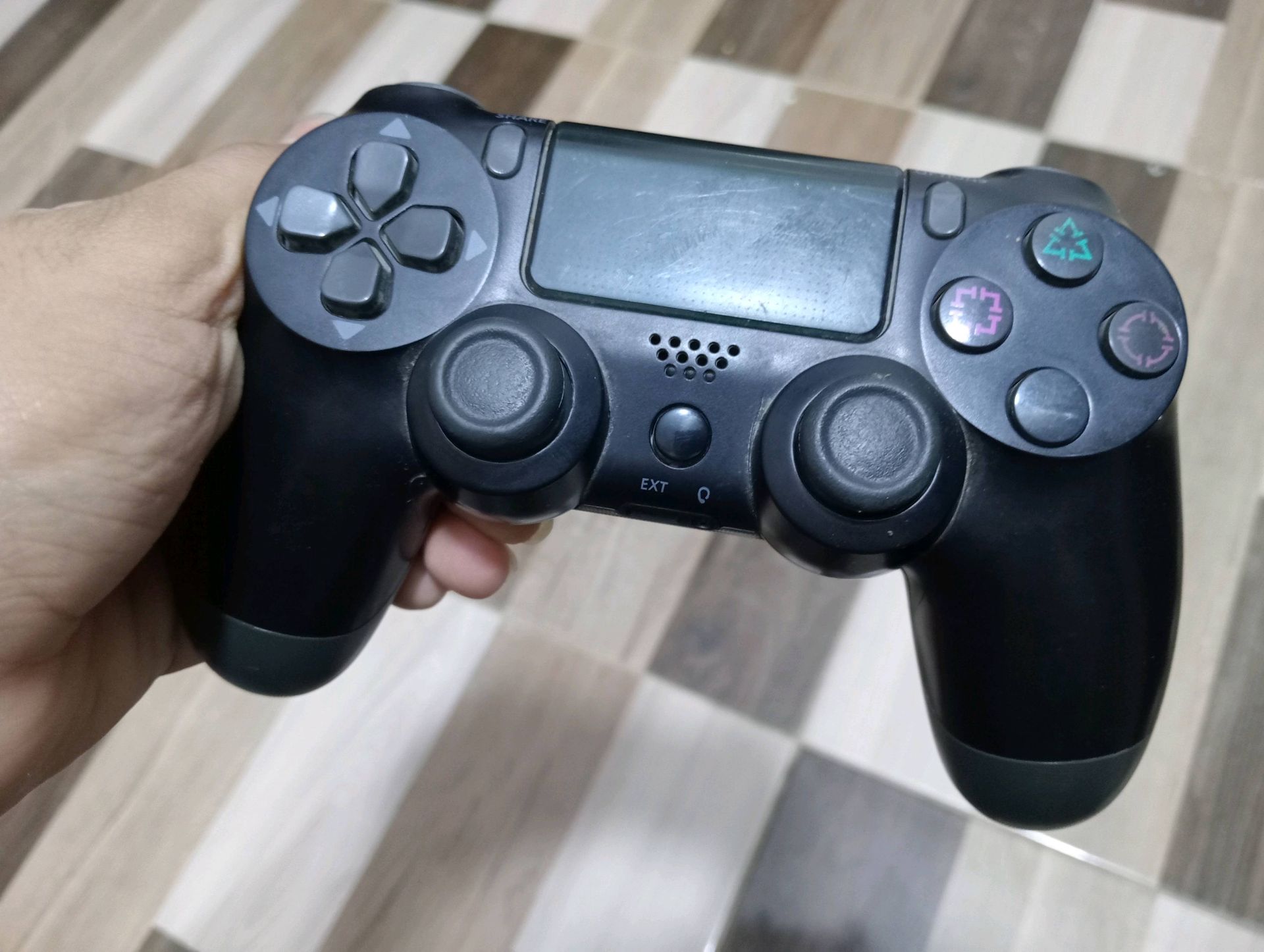 وحدة تحكم PS4 لاسلكية