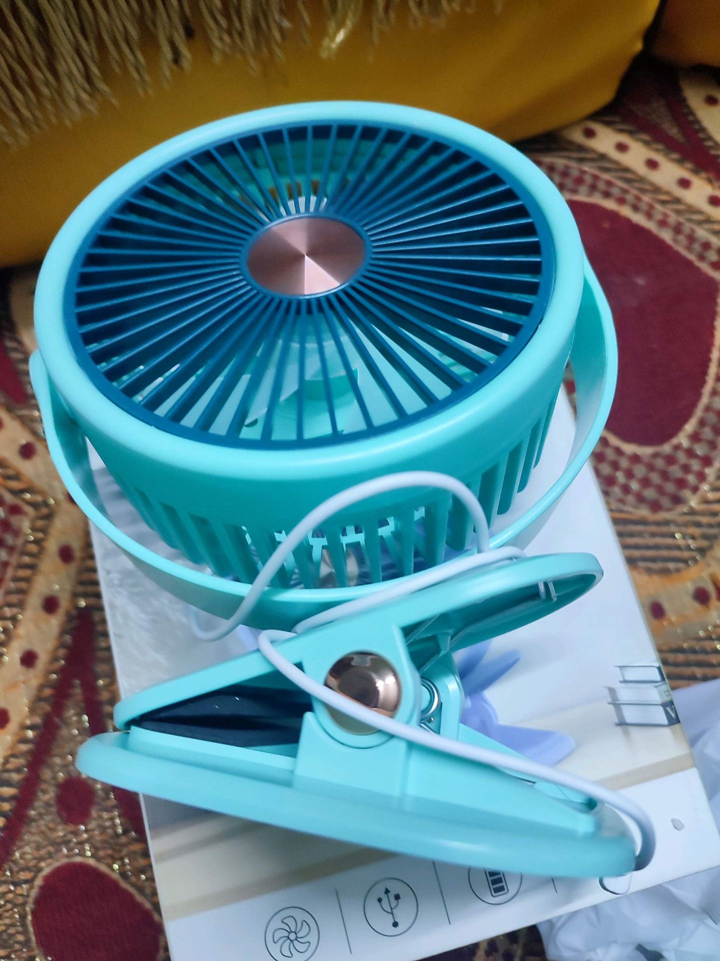مروحة صغيرة زرقاء قابلة للطي