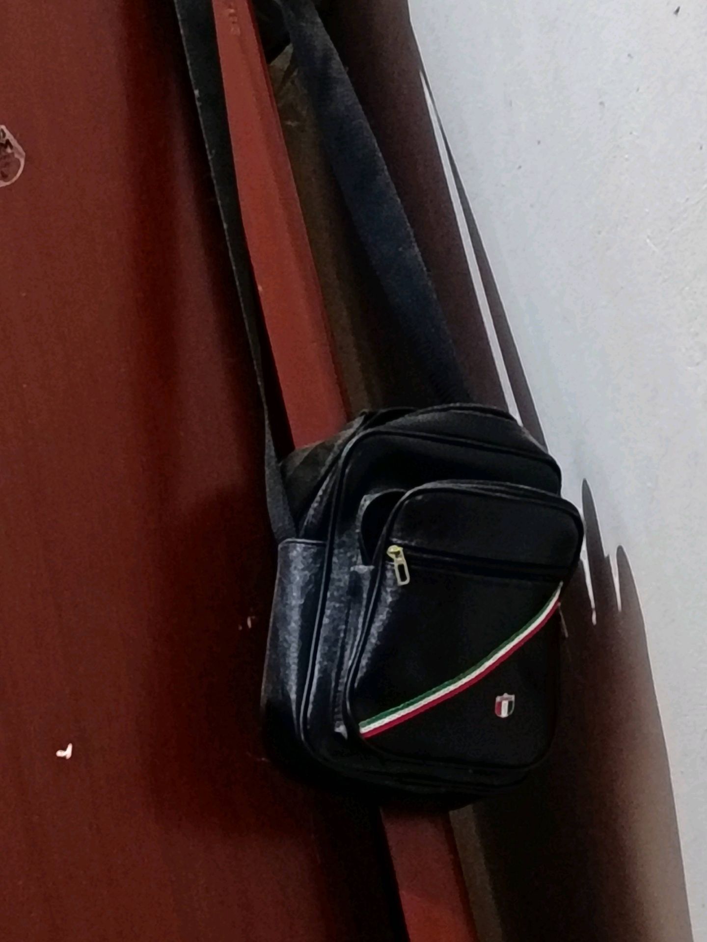 شنطة كتف سوداء