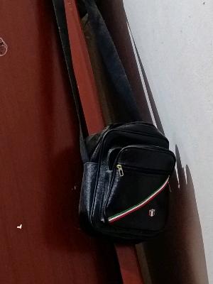 شنطة كتف سوداء