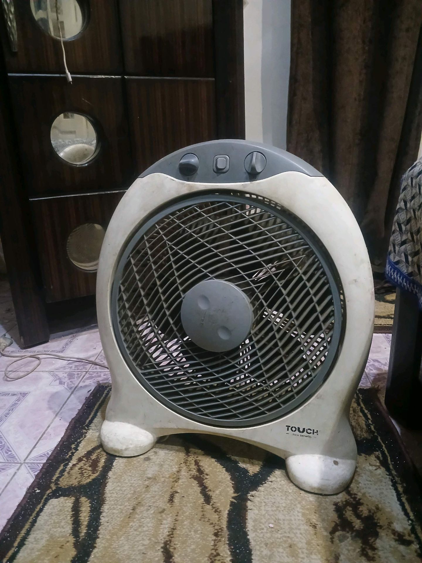 مروحة تاتش بيضاء