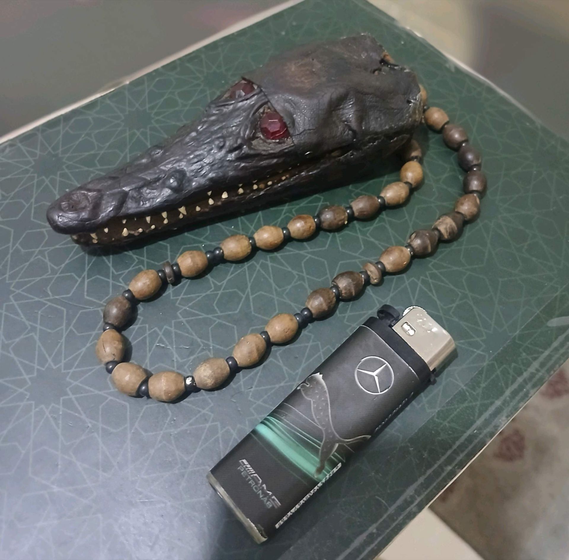 راس تمساح محنط عمر 110 عام