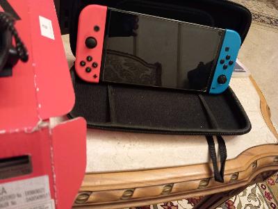 Nintendo Switch OLED red