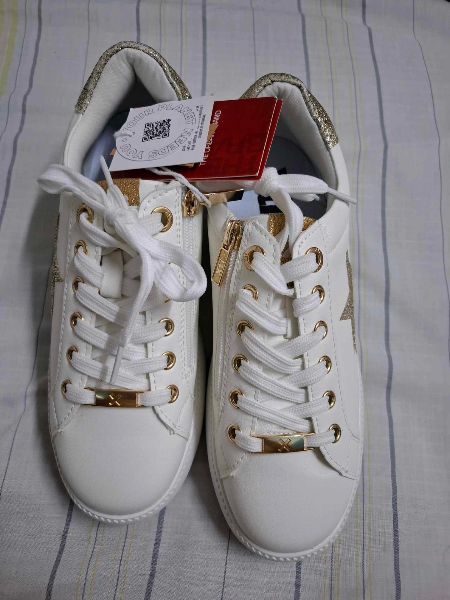 White Platform Sneakers Gold Star