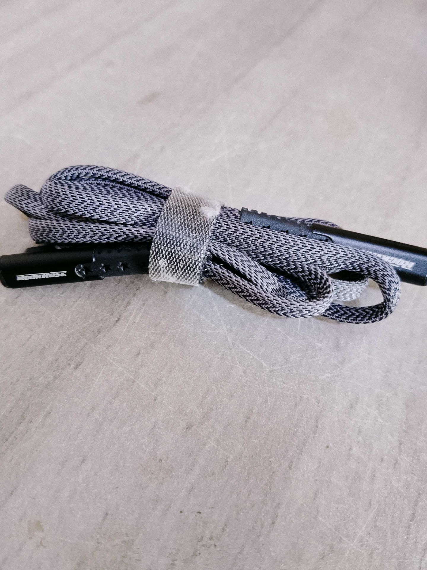 شاحن USB بسلك نسيج