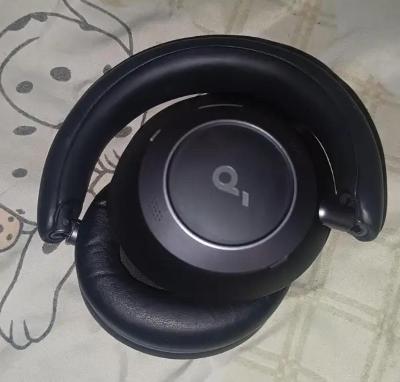 سماعات رأس Q1 سوداء