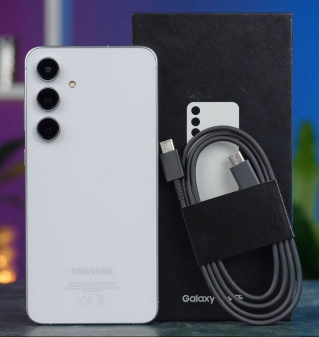 Samsung Galaxy S24 FE White