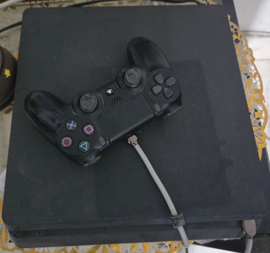 PlayStation 4 Slim Console