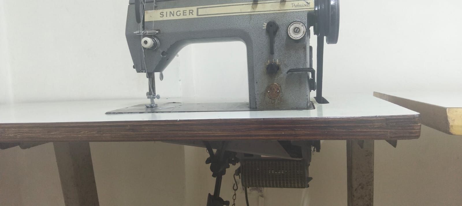 Singer Professional آلة خياطة