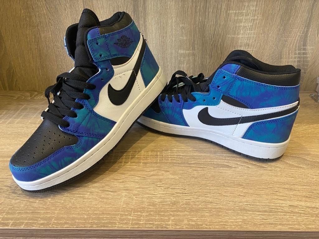 Jordan 1 Retro High Blue Black