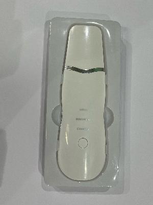 Ultrasonic Skin Scrubber White