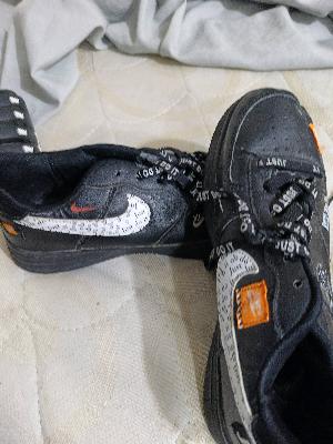 Nike Sneakers (أسود برتقالي)