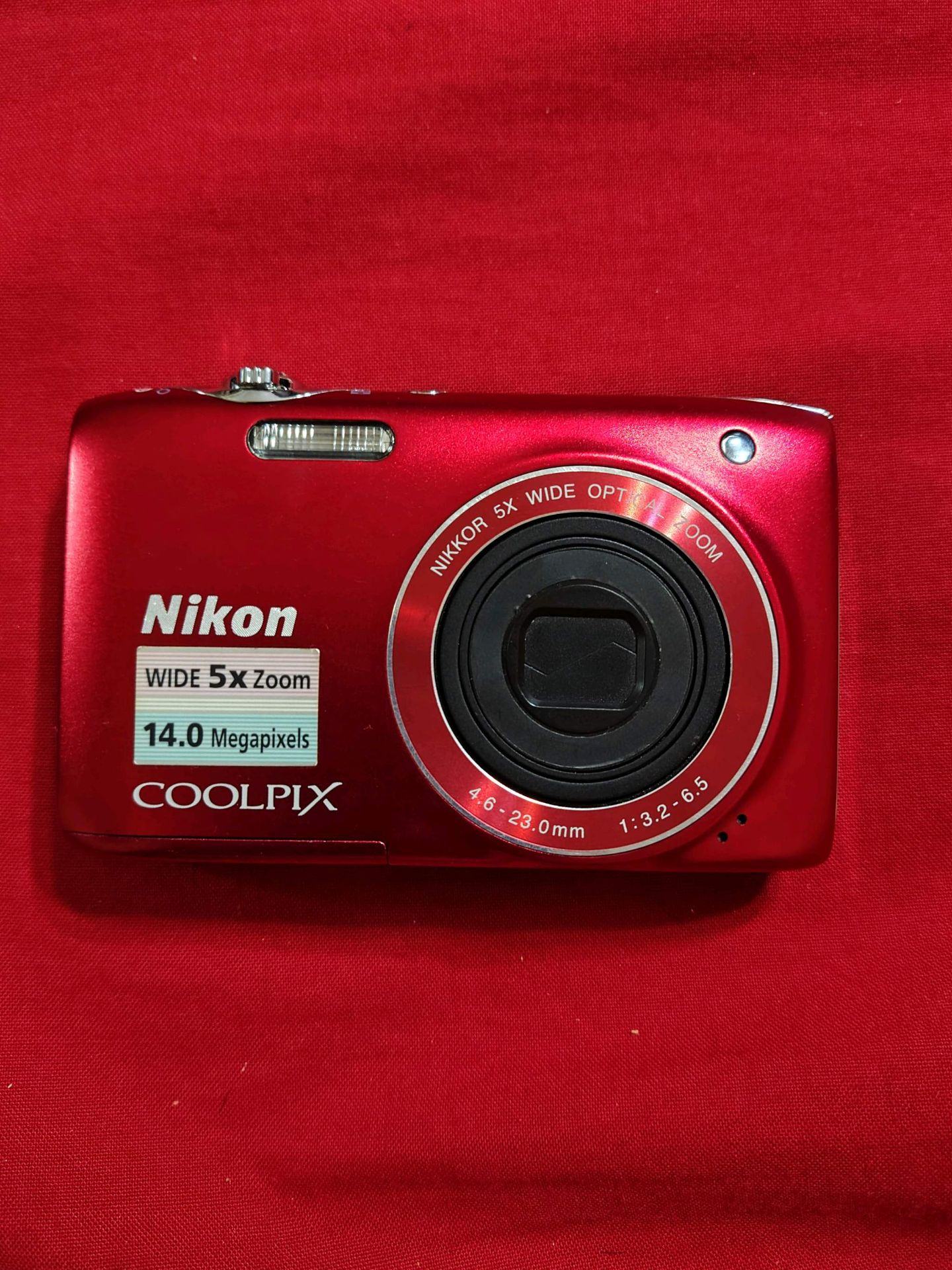 Nikon Coolpix S3100 أحمر
