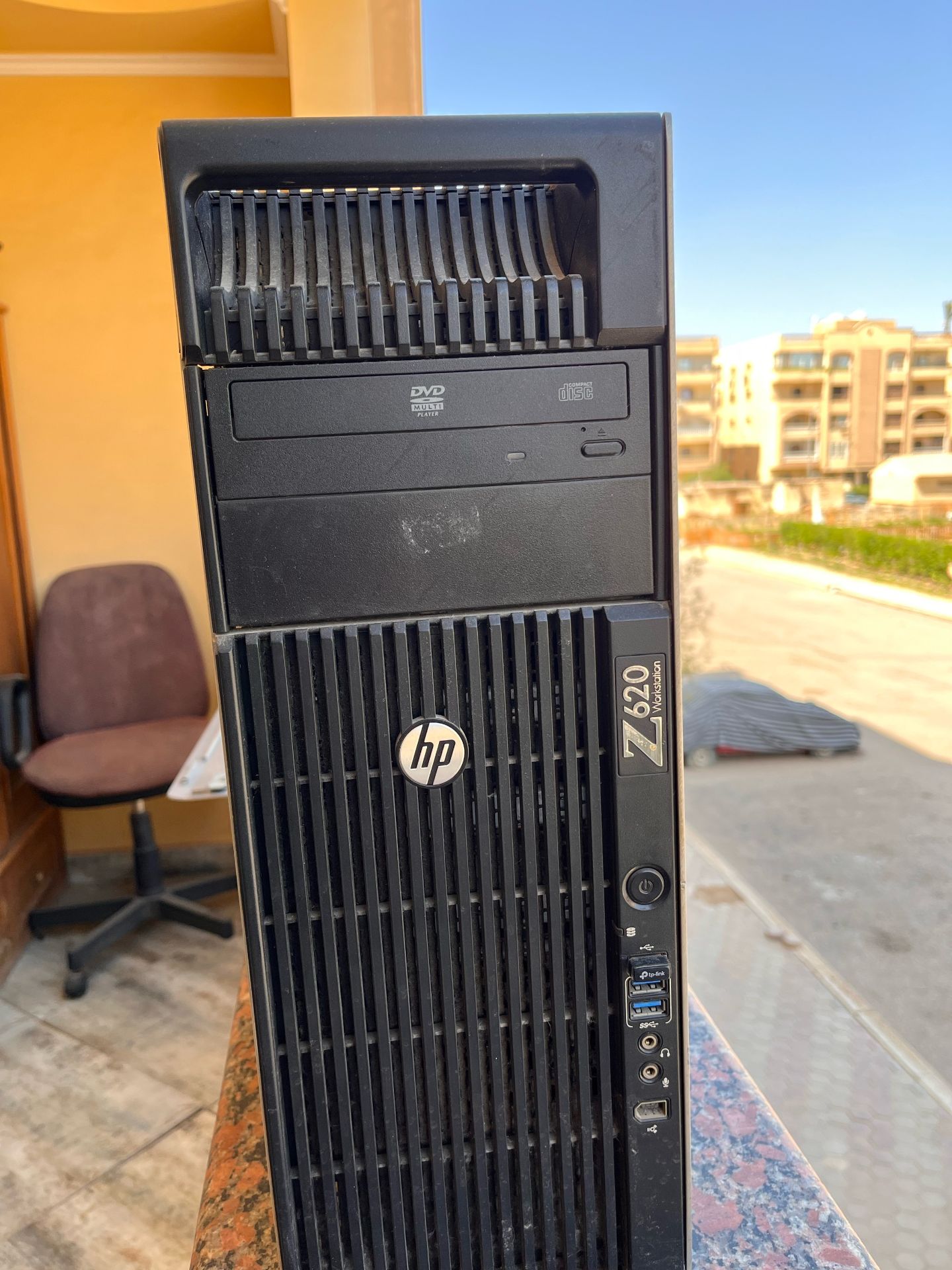 كمبيوتر HP Z420 + شاشة HP Elit