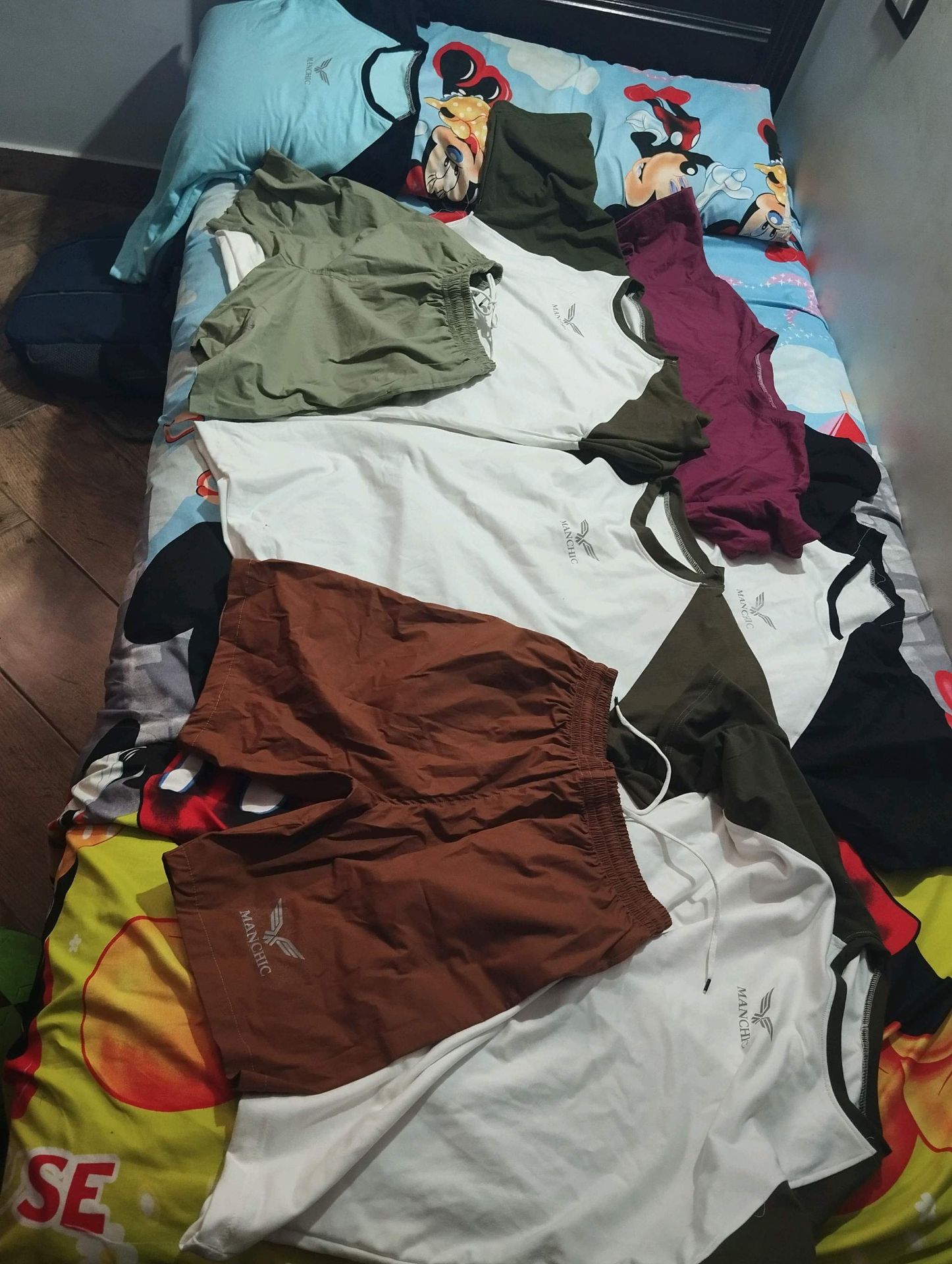 Men's clothing bundle