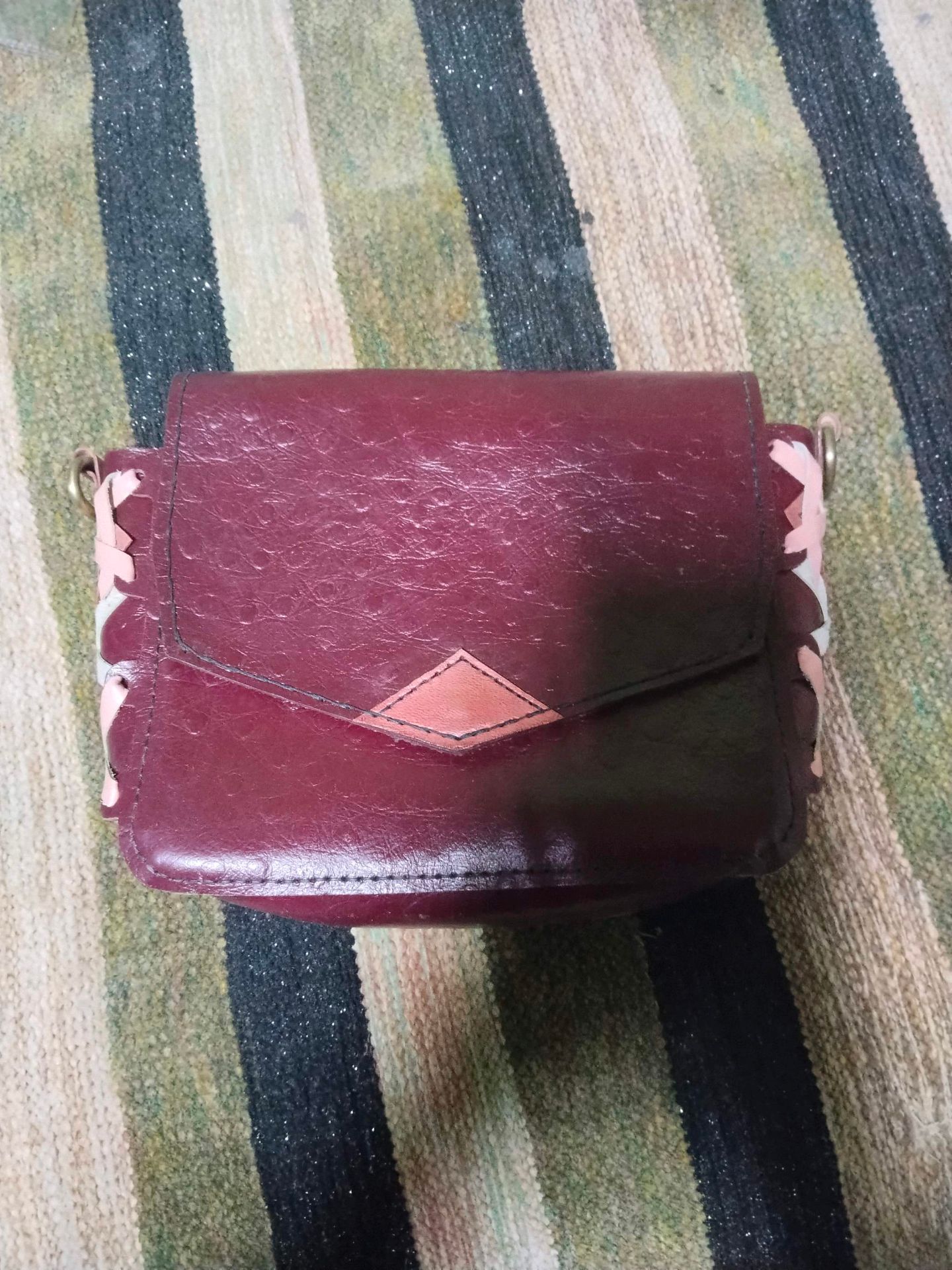 محفظة جلدية برغندي