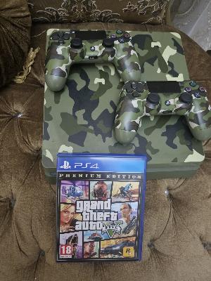 PS4 Camouflage Console Bundle