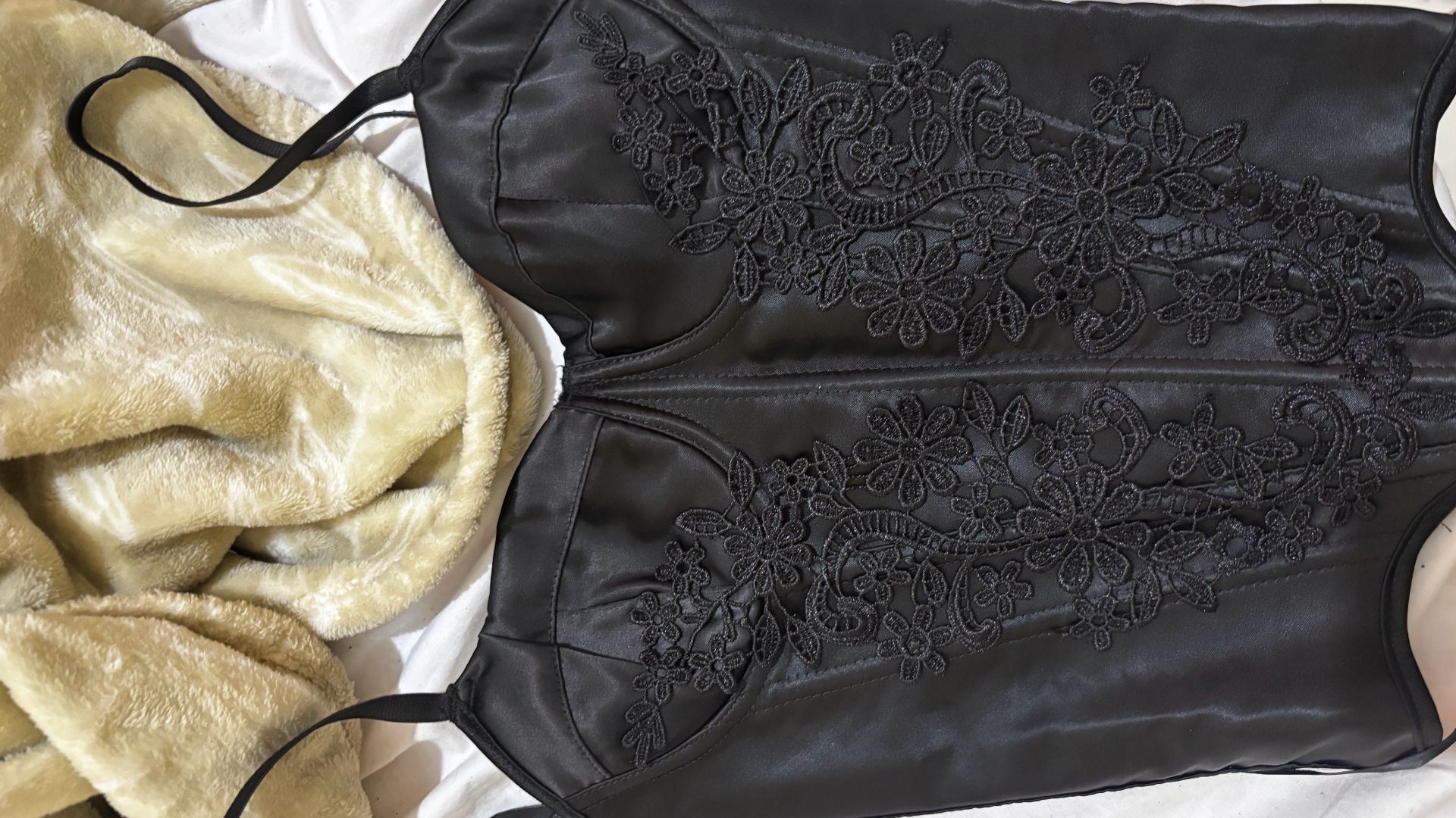 black Croset