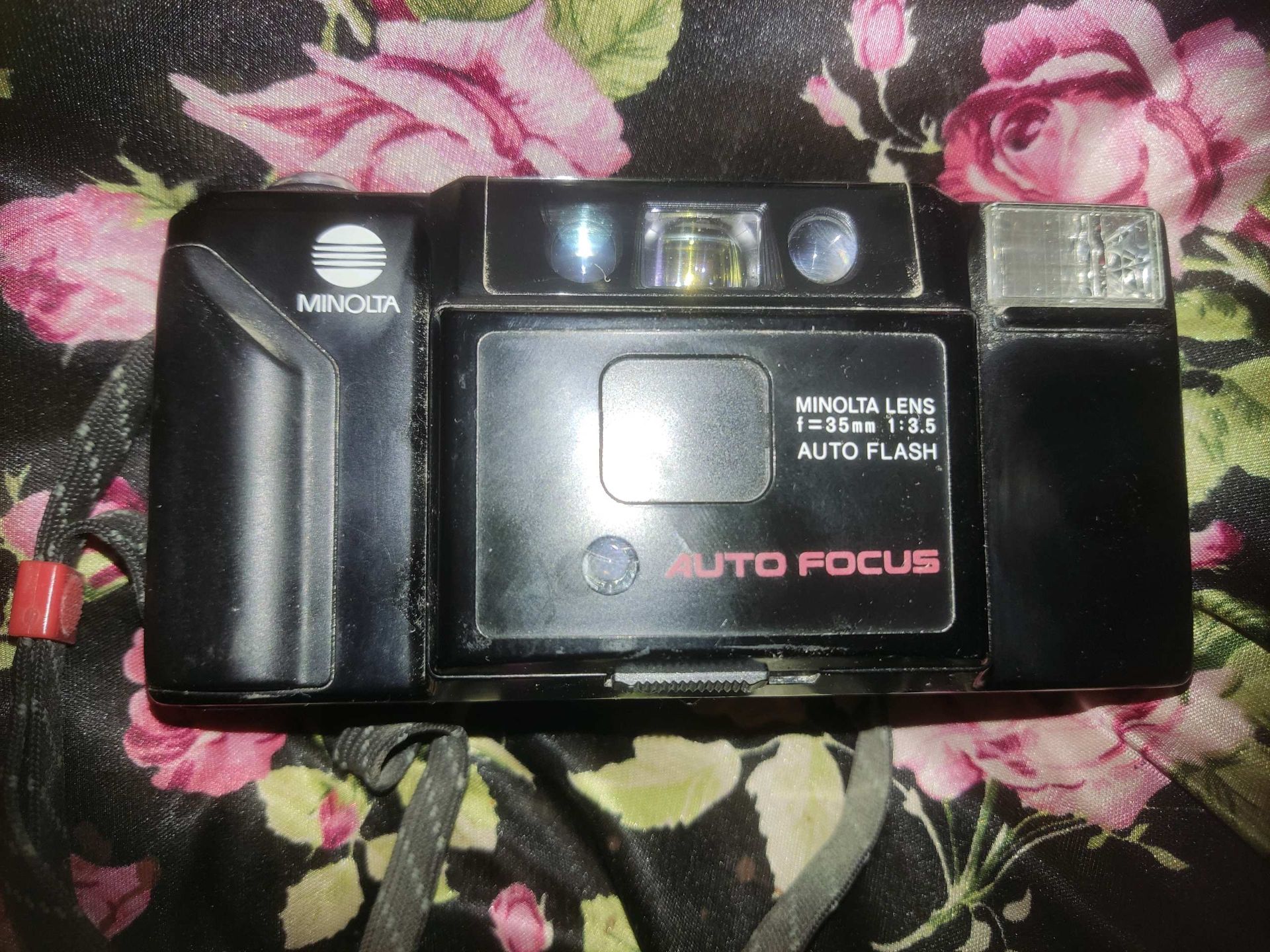 Minolta Auto Focus Camera
