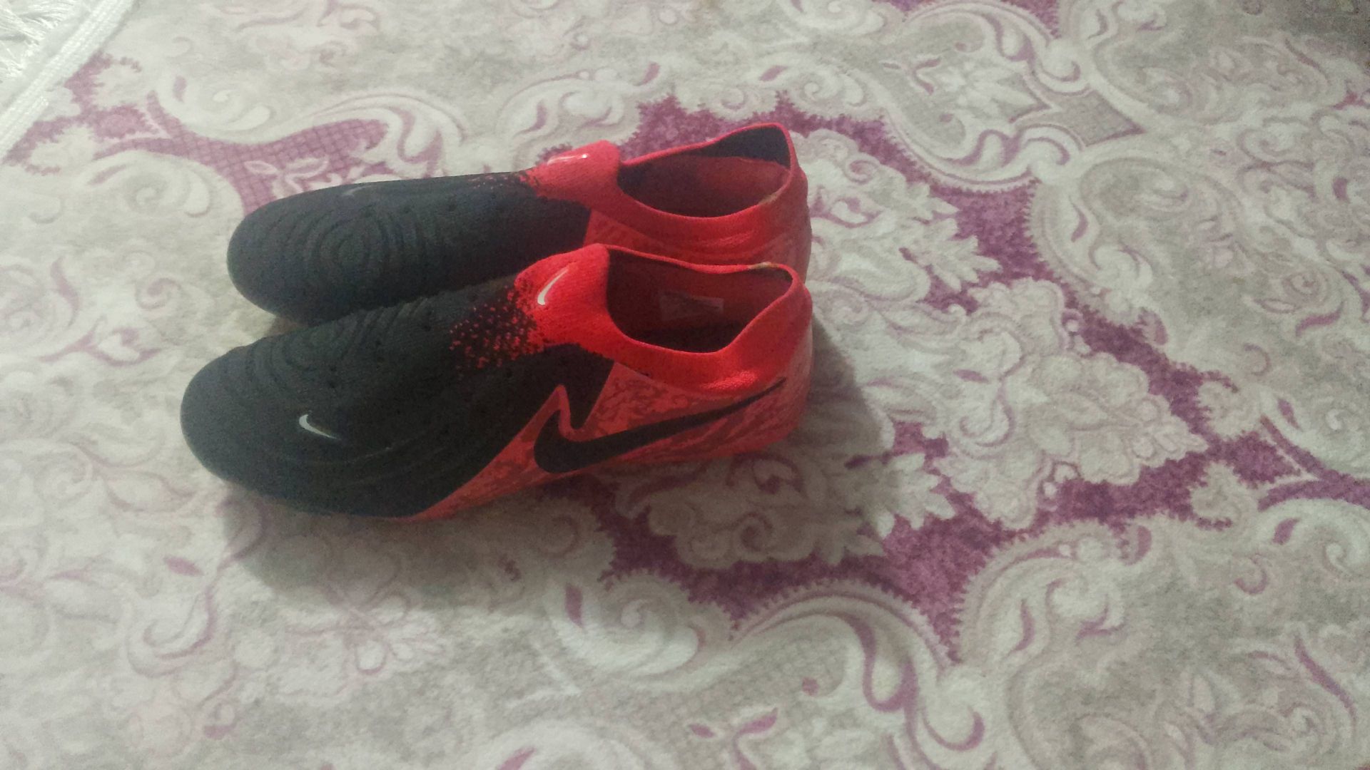 Nike Red & Black Sneakers