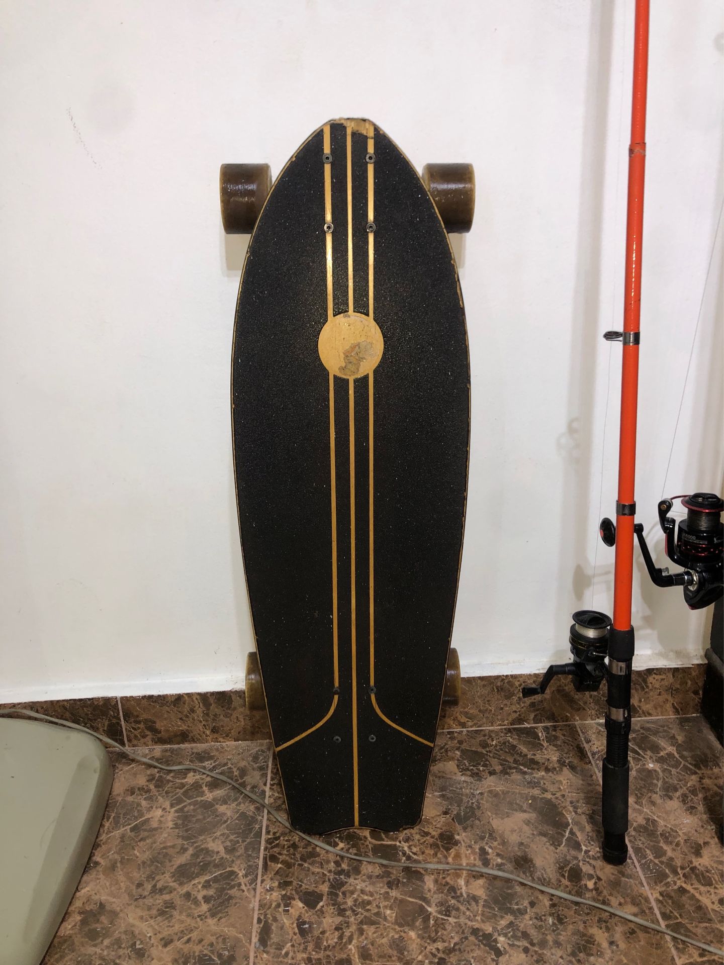 سكيتبورد أوديو ذهبي