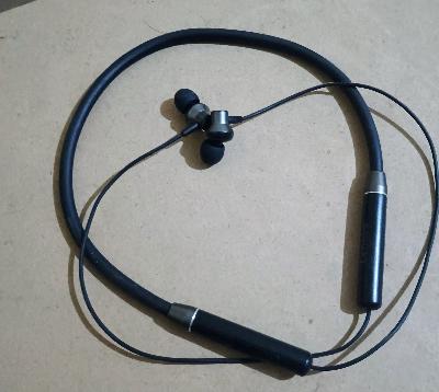 Bluetooth ear