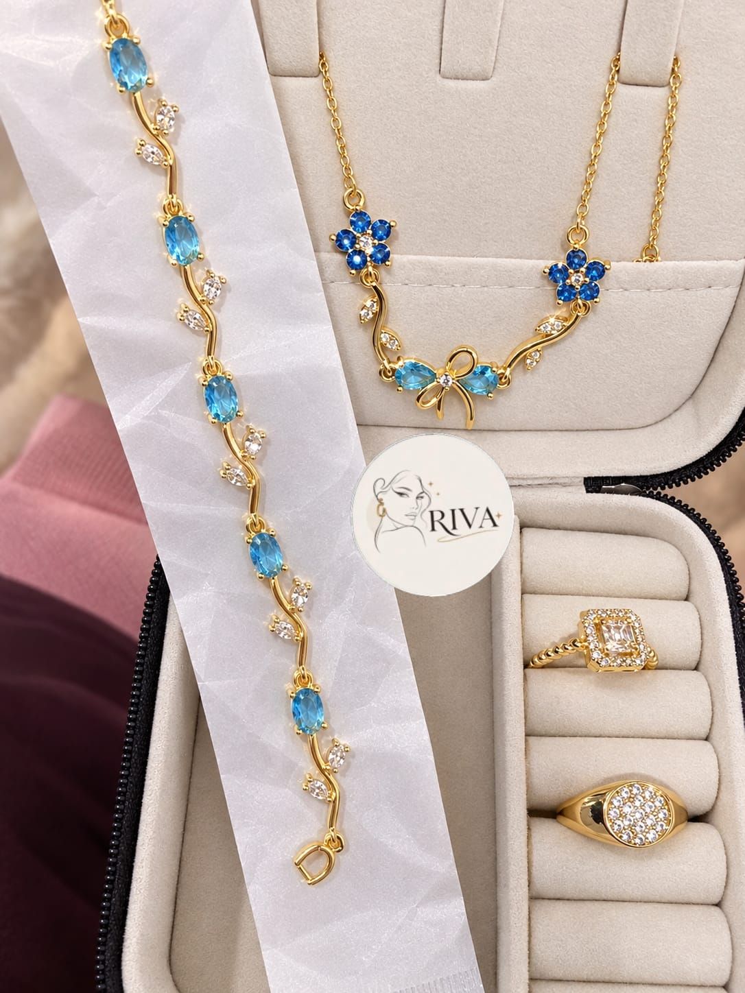 مجموعة مجوهرات ذهبية💗
