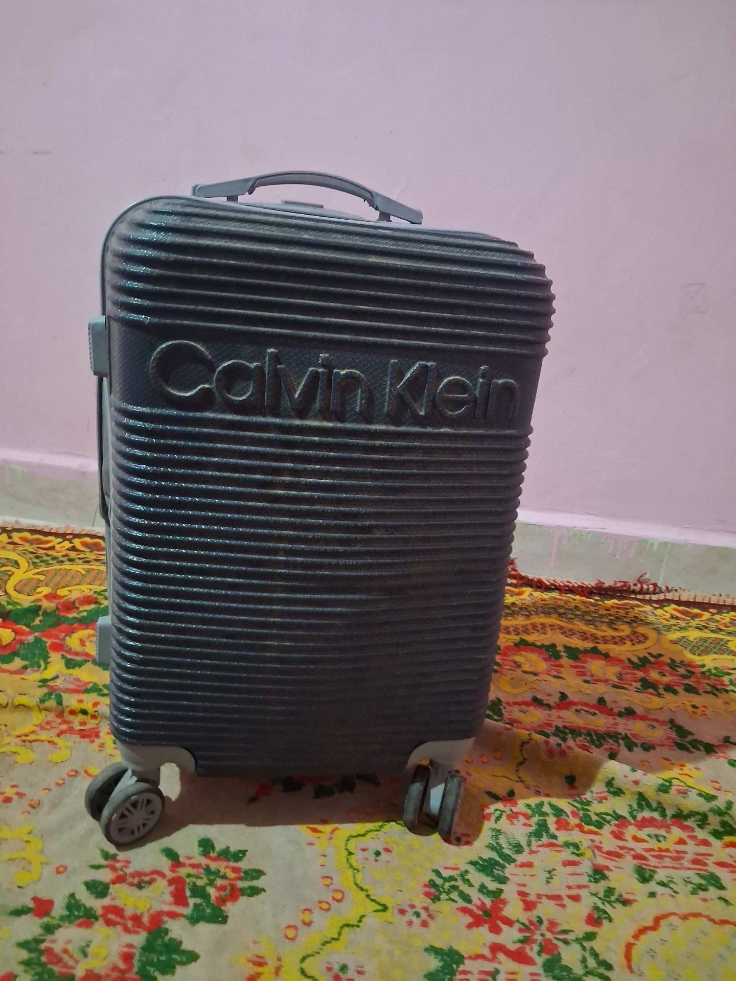 Calvin Klein حقيبة سفر