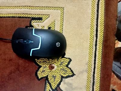 ماوس جيمنج أسود بإضاءة زرقاء