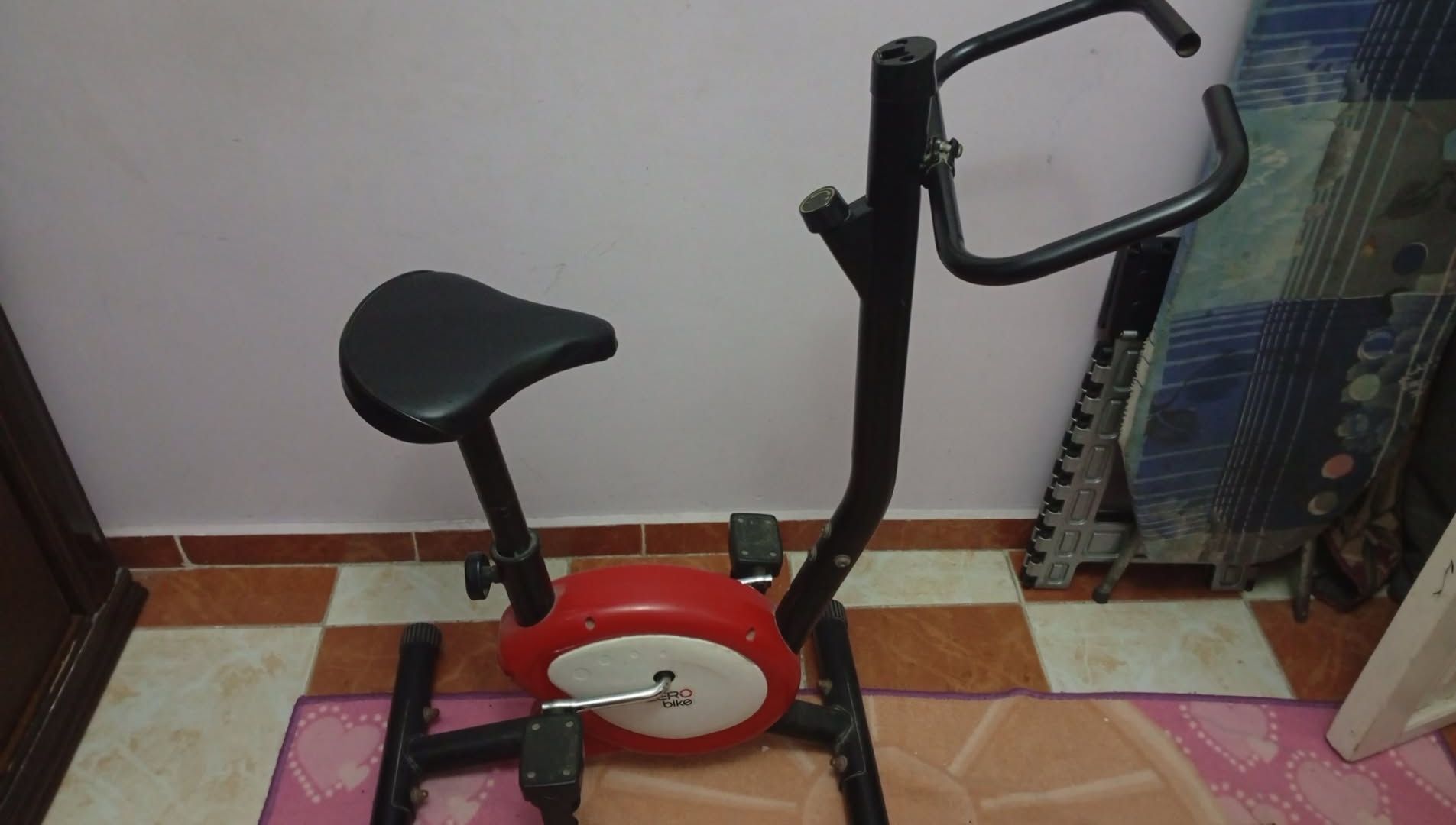 gym  bicycle