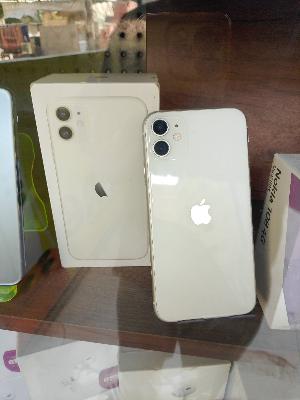 iPhone 11 أبيض
